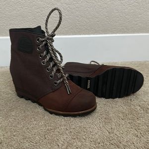 Sorel Wedge Booties Size 9